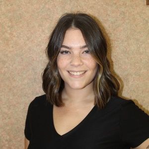 Meet your Posher,  Natalie Cruz